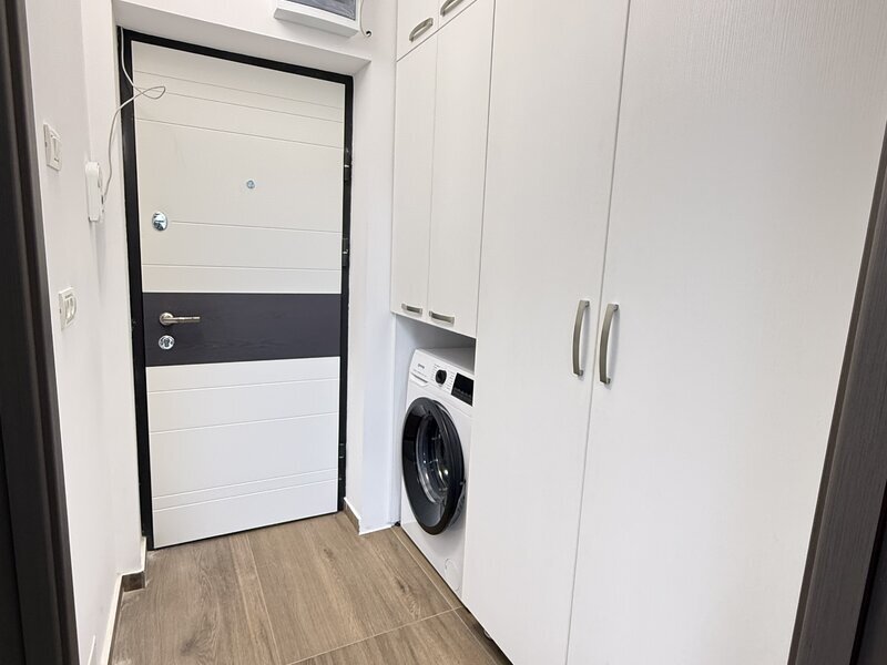 Drumul Taberei, Favorit Metrou, str. Sibiu,