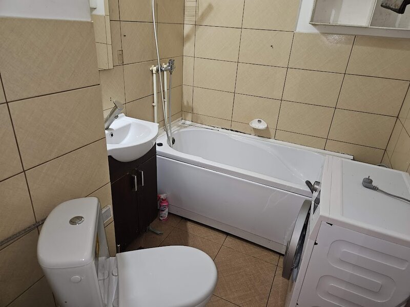 Drumul Taberei, Favorit Metrou, str. Sibiu,